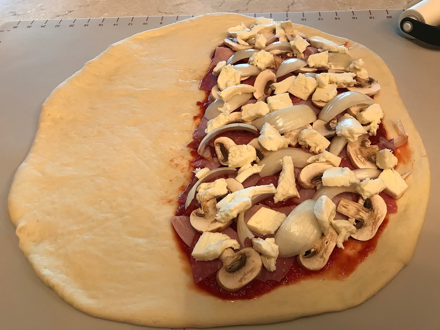 Pizza Calzone auf dem Grillstein oder der "White Lady"